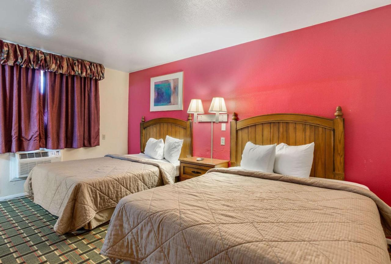Rodeway Inn & Suites Raton Exteriér fotografie