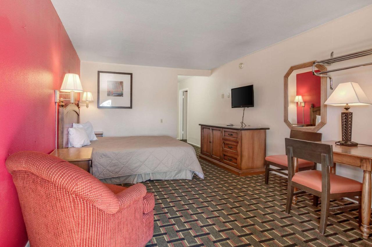 Rodeway Inn & Suites Raton Exteriér fotografie