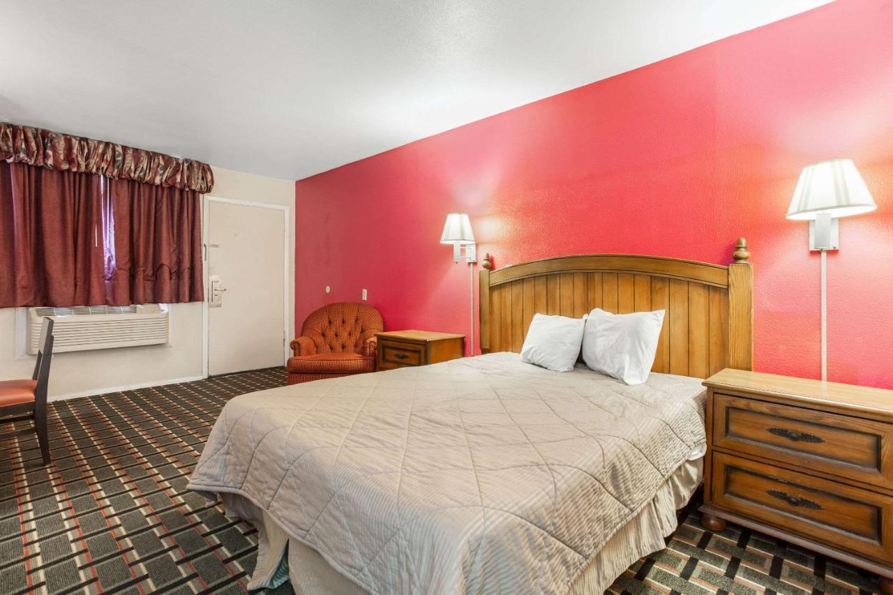 Rodeway Inn & Suites Raton Exteriér fotografie