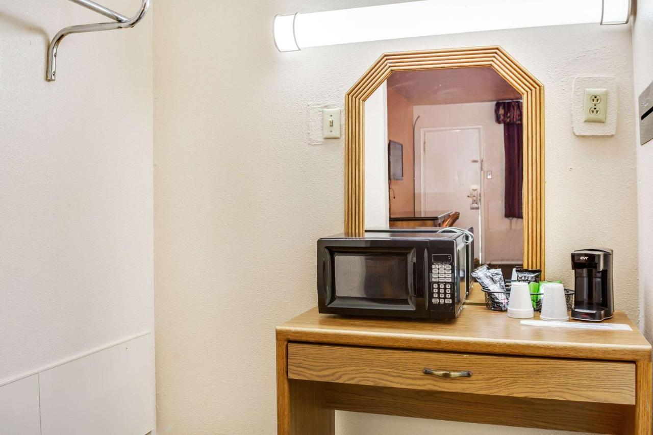 Rodeway Inn & Suites Raton Exteriér fotografie